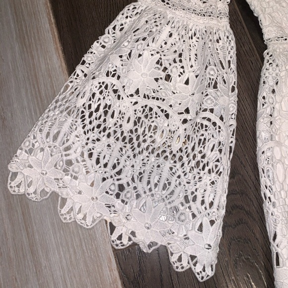 Chic Wish lace dress - Picture 2 of 5